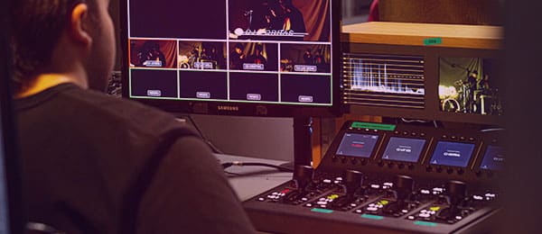 Estudiante del ciclo de Técnico en Video Disc Jockey y Sonido