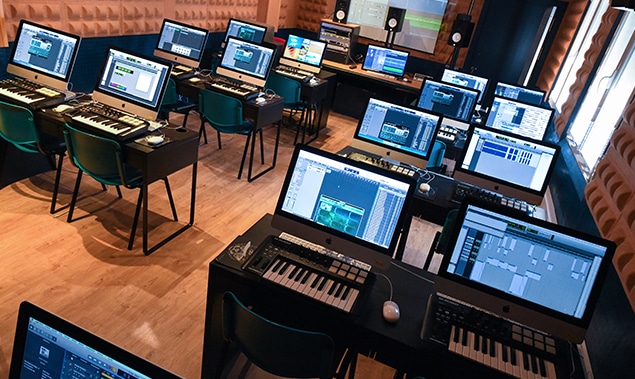 instalaciones-sonido-_0000s_0000_SALA-SONIDO2.