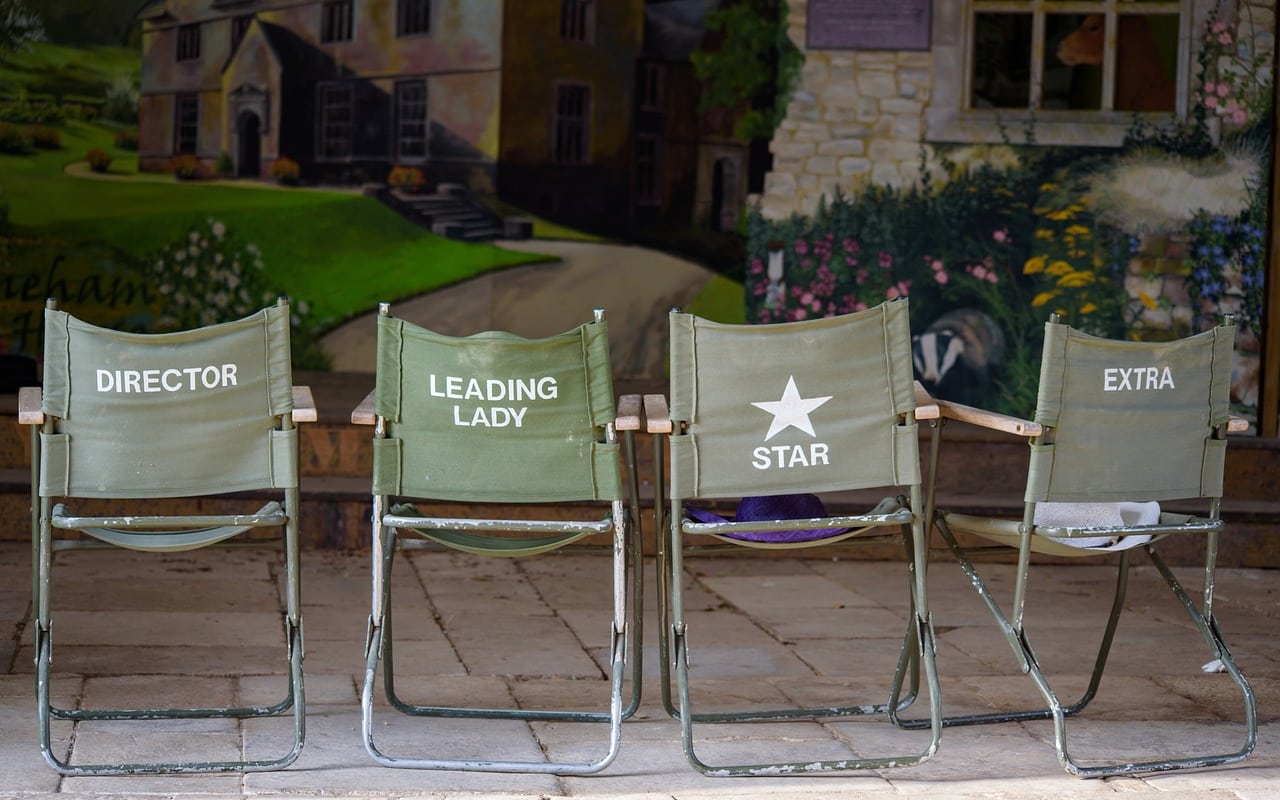 Cuatro sillas de rodaje